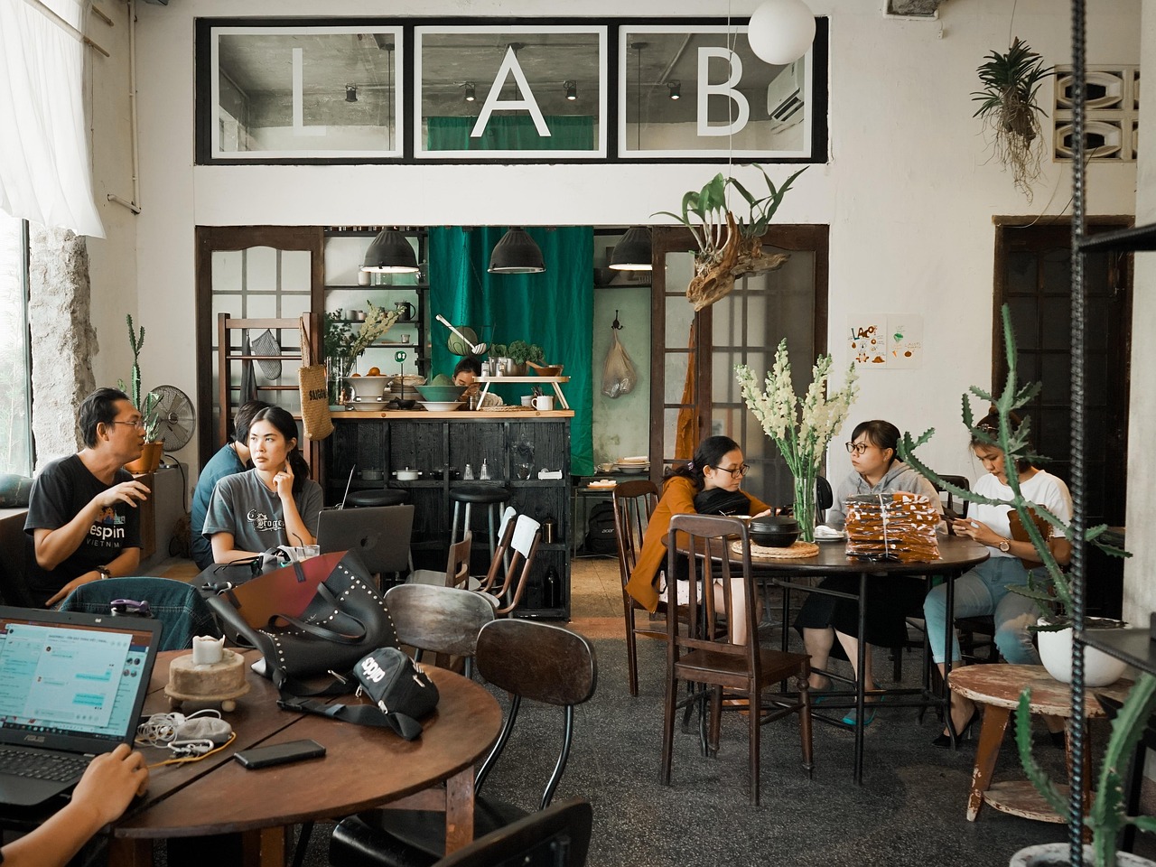 吸烟和社会统计学和人口学的分析